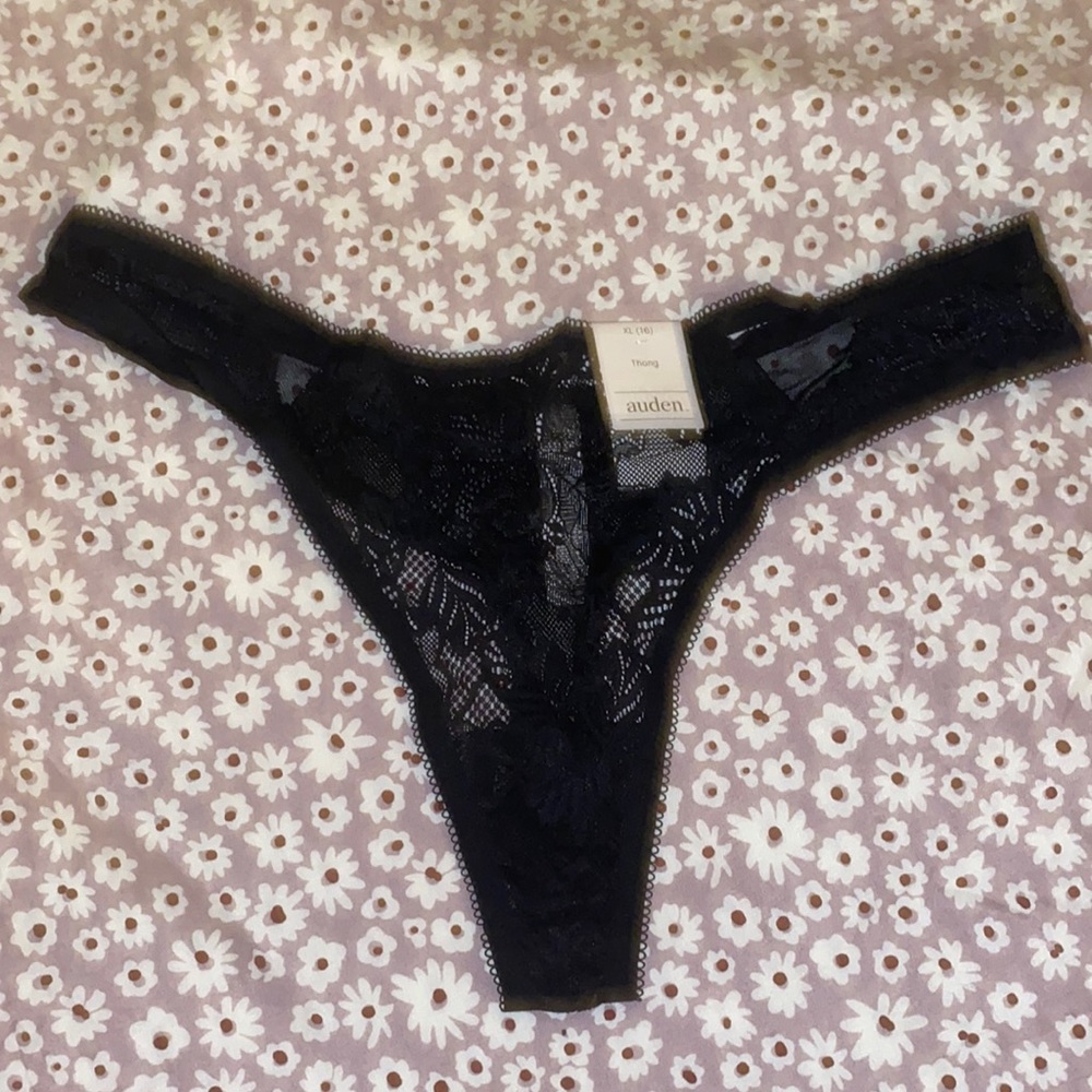 Lacey thong